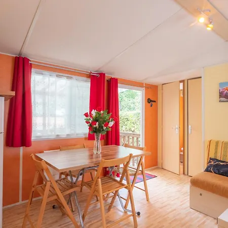 Mobilehome Sur Camping De La Truite Tatil Evi Ascarat